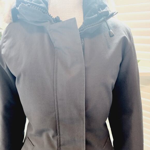 CANADA GOOSE FULLY LINED HOODED ZIP DOWN COAT SIZE SMALL - Picture 2 of 16
